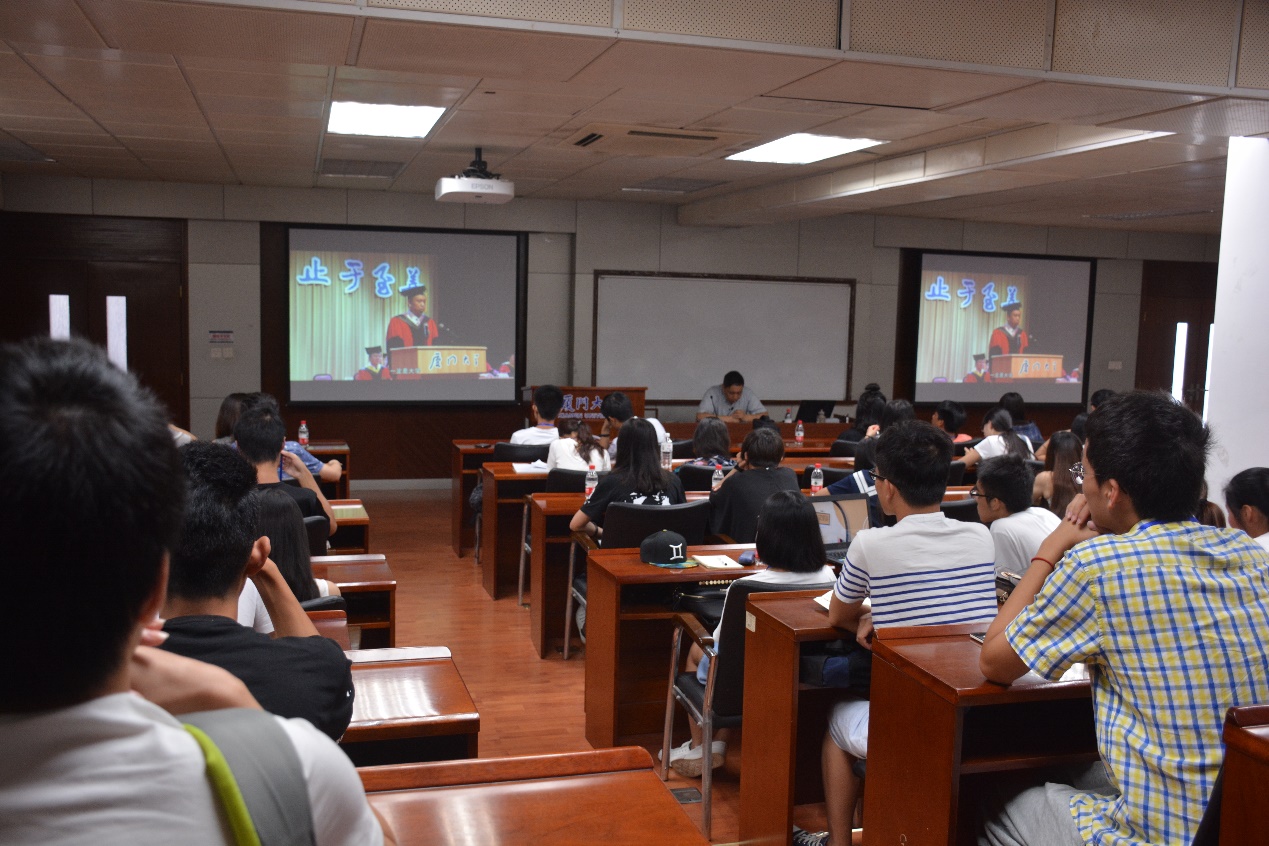 参会同学认真聆听邹振东教授的讲座