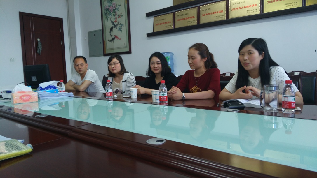 来自人力资源管理局的四位老师