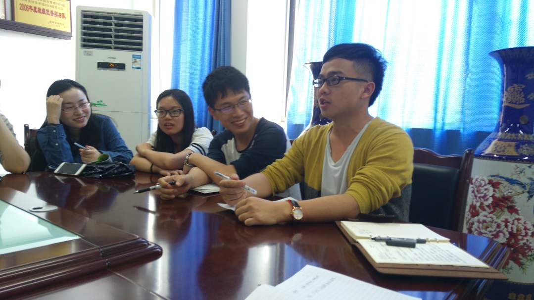 同学们积极提问