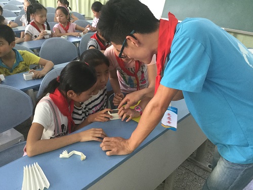 车正强同学讲解化石