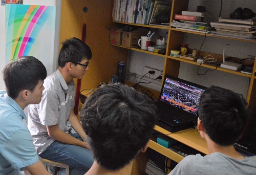 学生寝室收看庆祝大会