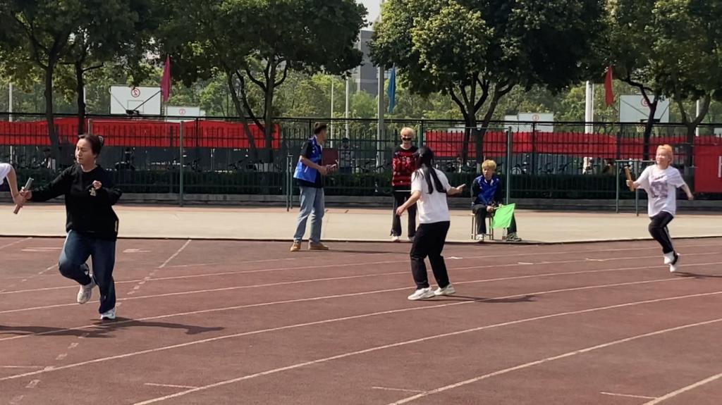 图片包含 体育, 运动, 户外, 路描述已自动生成